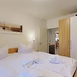 Liebeskind 01, Strandnahe Fewo In Binz Mit Schwimmbad Im Haus Lejlighed Binz