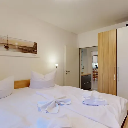 Strandnahe Mit Schwimmbad Im Haus, Liebeskind 01, 빈츠