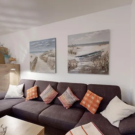 Strandnahe Mit Schwimmbad Im Haus, Liebeskind 01, Apartment