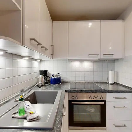 Apartment Strandnahe Mit Schwimmbad Im Haus, Liebeskind 01, Binz