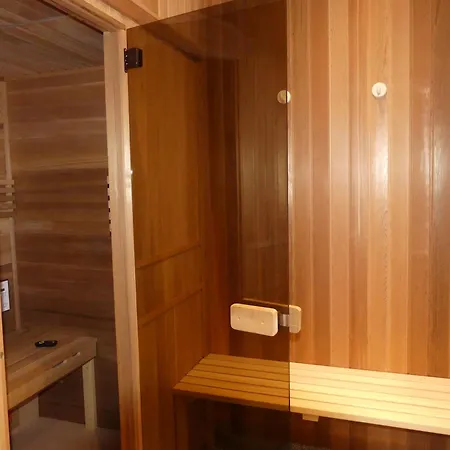 Liebeskind 01, Strandnahe Fewo In Binz Mit Schwimmbad Im Haus Lejlighed Binz