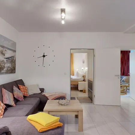 Liebeskind 01, Strandnahe In Mit Schwimmbad Im Haus Binz