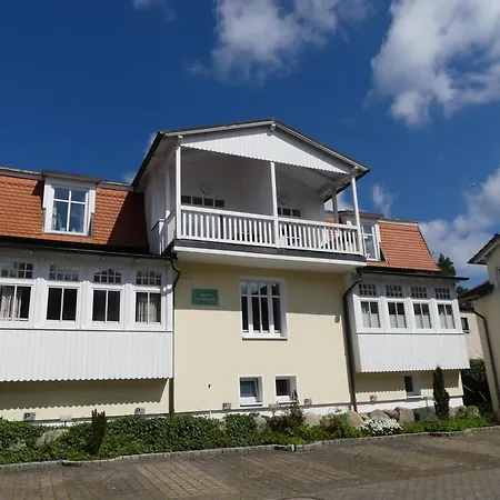 Apartment strandnahe FeWo mit Schwimmbad im Haus, Liebeskind 01, Binz *