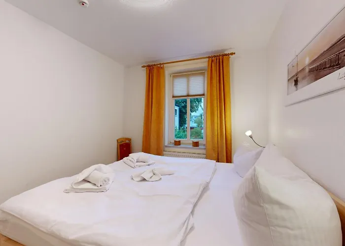 Strandnahe Mit Schwimmbad Im Haus, Liebeskind 01, Apartamento *