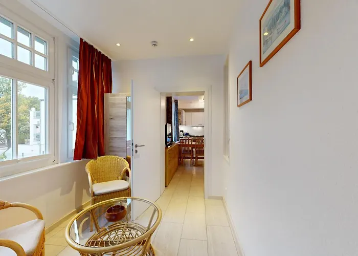 Strandnahe Mit Schwimmbad Im Haus, Liebeskind 01,