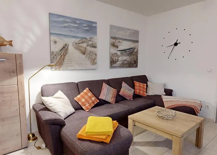 Strandnahe Mit Schwimmbad Im Haus, Liebeskind 01, * Binz