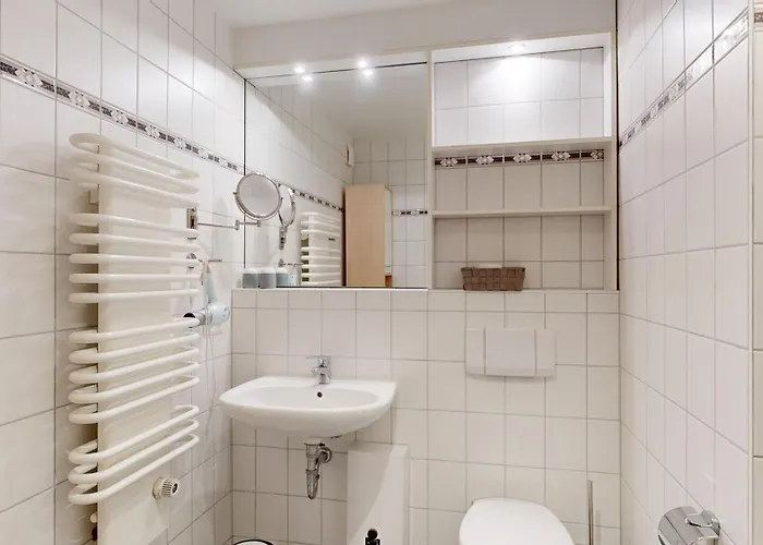 Strandnahe Mit Schwimmbad Im Haus, Liebeskind 01, Binz