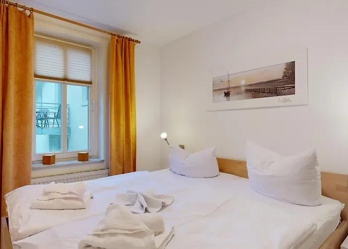 Strandnahe Mit Schwimmbad Im Haus, Liebeskind 01, Apartamento *