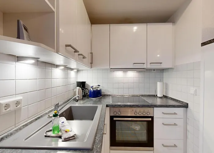 Strandnahe Mit Schwimmbad Im Haus, Liebeskind 01,