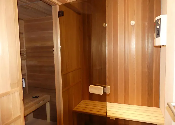 Strandnahe Mit Schwimmbad Im Haus, Liebeskind 01, Apartamento Binz